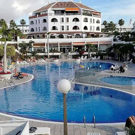 Parque Santiago 1 On The Coastline * Playa de las Americas (Tenerife)